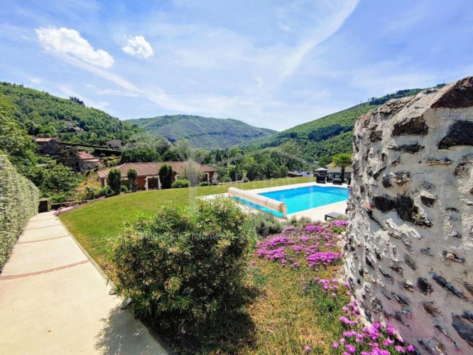 Photos 3 - Prestige - Exceptional 14th-century Castle completely restored overlooking the Lot valley
