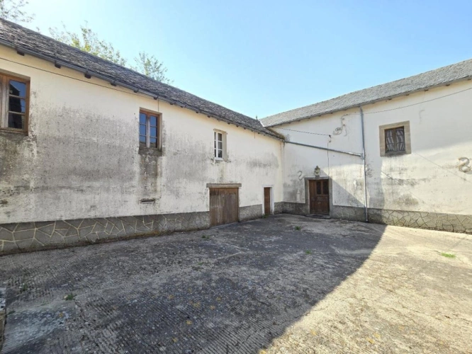 Photos 16 - Rurale - Corps de ferme avec maison, appartement et dépendances - Durenque