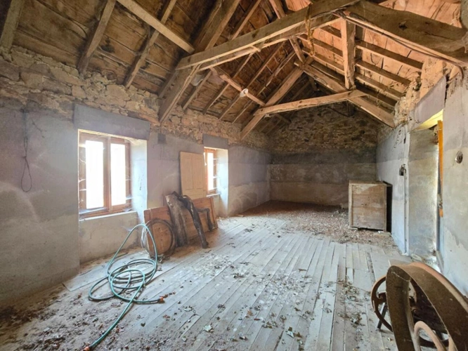 Photos 18 - Rurale - Corps de ferme avec maison, appartement et dépendances - Durenque
