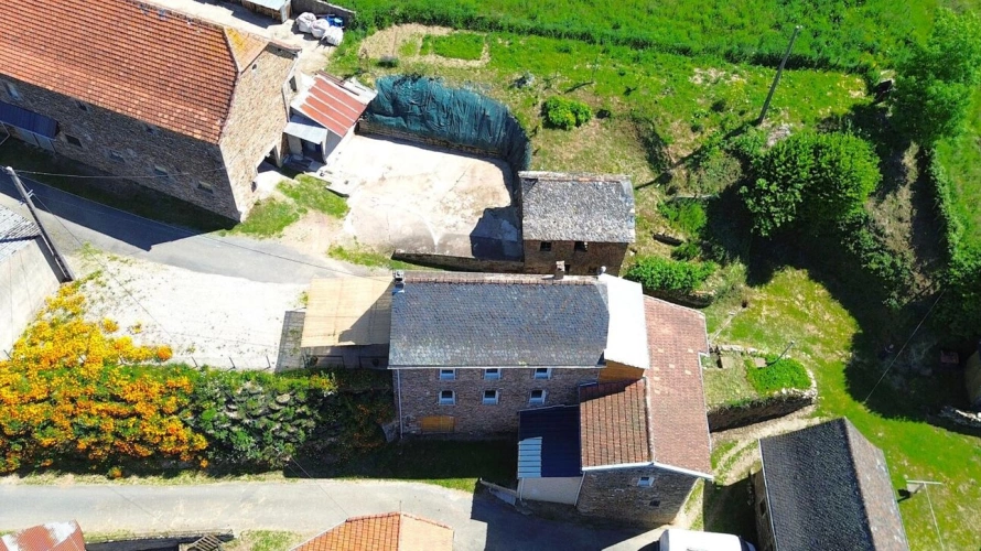 Photos 1 - Équestre - Maison T5 146 m² + grange de 300 m² + 7.35 ha