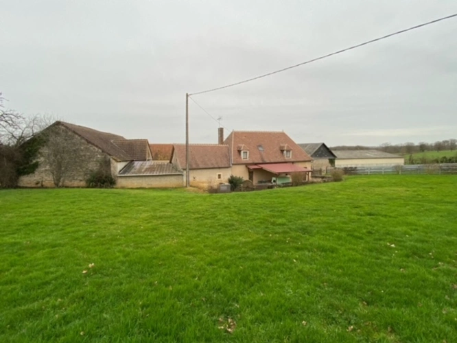 Photos 21 - Agricole - Exploitation d'élevage de 225 hectares dont 79 hectares en propriété dans le Cher