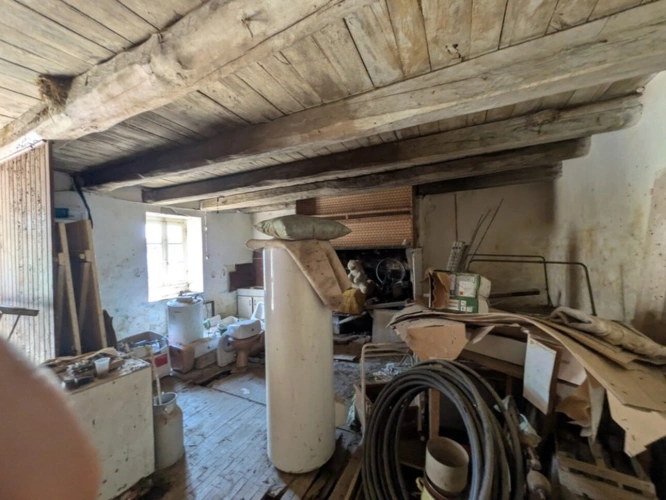 Photos 19 - Rurale - LOCMALO CORPS DE FERME COMPOSE 2 GRANDES LONGÈRES EN PIERRE DE 105m² ENVIRON ET 130 M² ENVIRON DEUX HANGARS DE 530M³ ET 3500M² ET DÉPENDANCES PARCELLE DE 9000m² ENVIRON