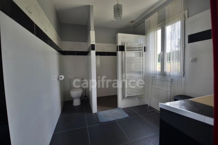 Photos 19 - Touristique - Propriété au calme - 5 chambres - T3 attenant - garage XXL - piscine - à MARMANDE (47)