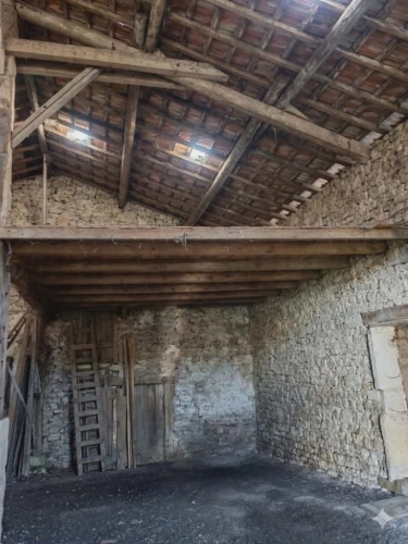 Photos 5 - Rurale - GRANGE – GRAND VOLUME – STOCKAGE / ATELIER – SECTEUR MENAUCOURT