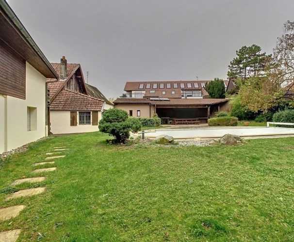 Photos 16 - Prestige - SPECIAL INVESTISSEURS : propriété à vendre 16 pièces centre ville de REININGUE (68)
