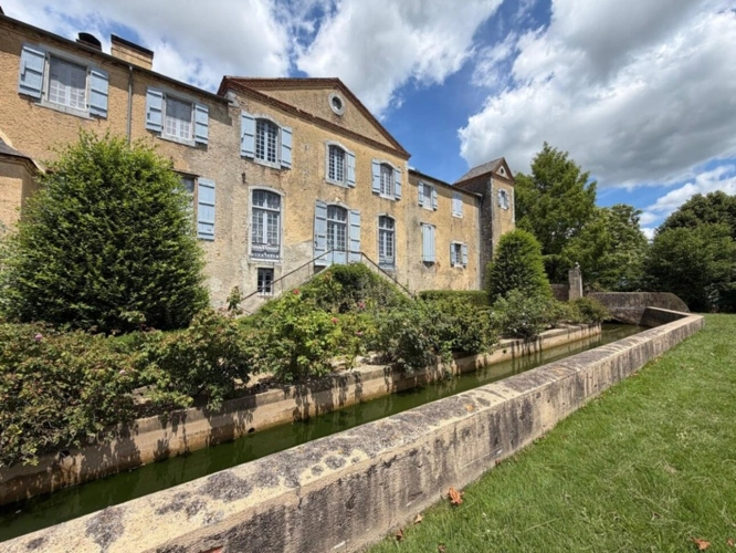 Photos 9 - Prestige - ELEGANT CHATEAU XVIIIs, sans travaux, sur 1 hectare clos de murs, jardin paysagé, chapelle, orangerie, dépendances, pour famille, evenementiel  près de Pau, Lourdes, Marciac, Tarbes