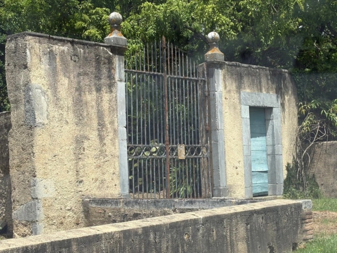 Photos 20 - Prestige - ELEGANT CHATEAU XVIIIs, sans travaux, sur 1 hectare clos de murs, jardin paysagé, chapelle, orangerie, dépendances, pour famille, evenementiel  près de Pau, Lourdes, Marciac, Tarbes