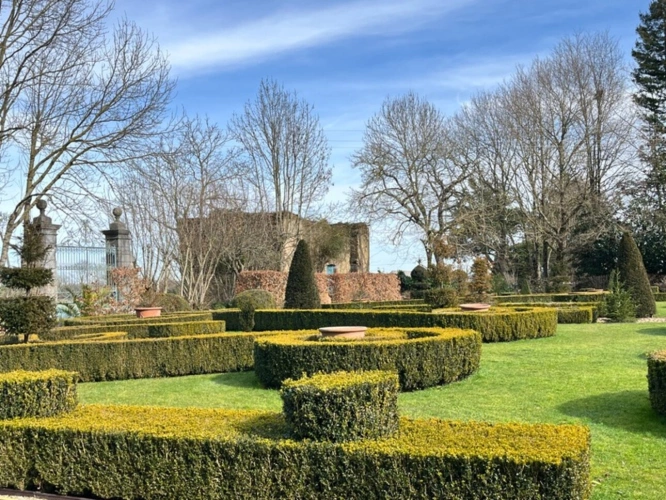 Photos 21 - Prestige - ELEGANT CHATEAU XVIIIs, sans travaux, sur 1 hectare clos de murs, jardin paysagé, chapelle, orangerie, dépendances, pour famille, evenementiel  près de Pau, Lourdes, Marciac, Tarbes