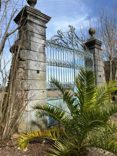 Photos 28 - Prestige - ELEGANT CHATEAU XVIIIs, sans travaux, sur 1 hectare clos de murs, jardin paysagé, chapelle, orangerie, dépendances, pour famille, evenementiel  près de Pau, Lourdes, Marciac, Tarbes