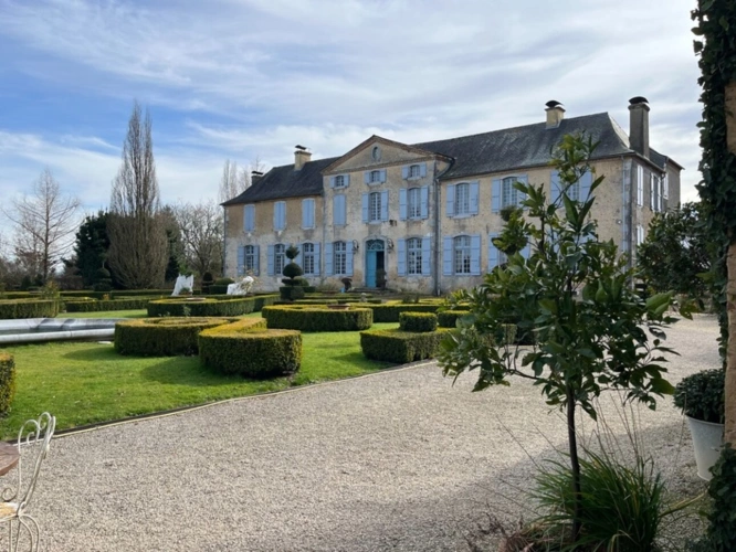 Photos 35 - Prestige - ELEGANT CHATEAU XVIIIs, sans travaux, sur 1 hectare clos de murs, jardin paysagé, chapelle, orangerie, dépendances, pour famille, evenementiel  près de Pau, Lourdes, Marciac, Tarbes