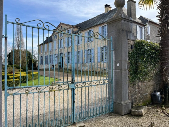 Photos 37 - Prestige - ELEGANT CHATEAU XVIIIs, sans travaux, sur 1 hectare clos de murs, jardin paysagé, chapelle, orangerie, dépendances, pour famille, evenementiel  près de Pau, Lourdes, Marciac, Tarbes