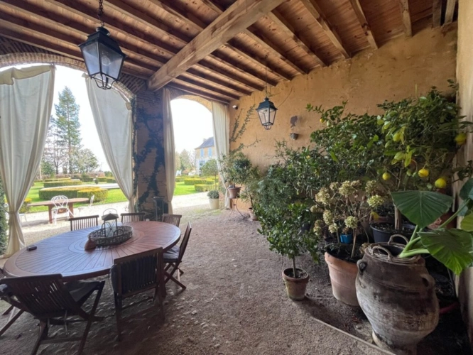 Photos 38 - Prestige - ELEGANT CHATEAU XVIIIs, sans travaux, sur 1 hectare clos de murs, jardin paysagé, chapelle, orangerie, dépendances, pour famille, evenementiel  près de Pau, Lourdes, Marciac, Tarbes