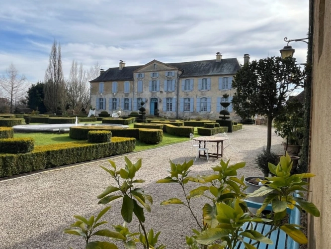 Photos 46 - Prestige - ELEGANT CHATEAU XVIIIs, sans travaux, sur 1 hectare clos de murs, jardin paysagé, chapelle, orangerie, dépendances, pour famille, evenementiel  près de Pau, Lourdes, Marciac, Tarbes
