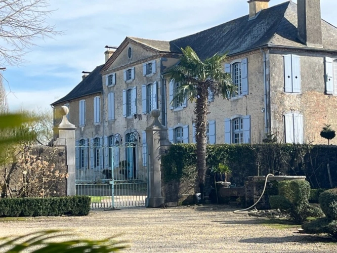 Photos 52 - Prestige - ELEGANT CHATEAU XVIIIs, sans travaux, sur 1 hectare clos de murs, jardin paysagé, chapelle, orangerie, dépendances, pour famille, evenementiel  près de Pau, Lourdes, Marciac, Tarbes