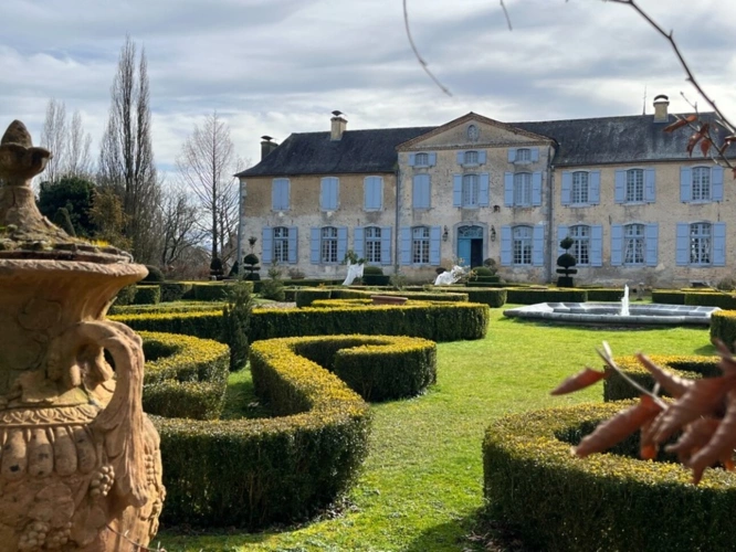 Photos 53 - Prestige - ELEGANT CHATEAU XVIIIs, sans travaux, sur 1 hectare clos de murs, jardin paysagé, chapelle, orangerie, dépendances, pour famille, evenementiel  près de Pau, Lourdes, Marciac, Tarbes