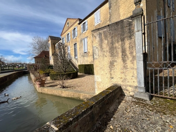 Photos 89 - Prestige - ELEGANT CHATEAU XVIIIs, sans travaux, sur 1 hectare clos de murs, jardin paysagé, chapelle, orangerie, dépendances, pour famille, evenementiel  près de Pau, Lourdes, Marciac, Tarbes