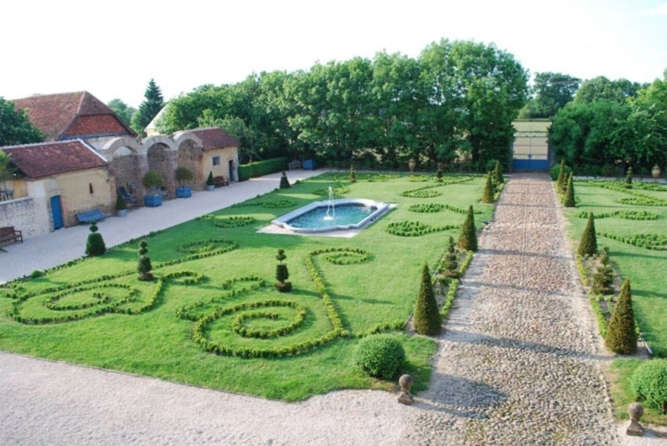 Photos 98 - Prestige - ELEGANT CHATEAU XVIIIs, sans travaux, sur 1 hectare clos de murs, jardin paysagé, chapelle, orangerie, dépendances, pour famille, evenementiel  près de Pau, Lourdes, Marciac, Tarbes