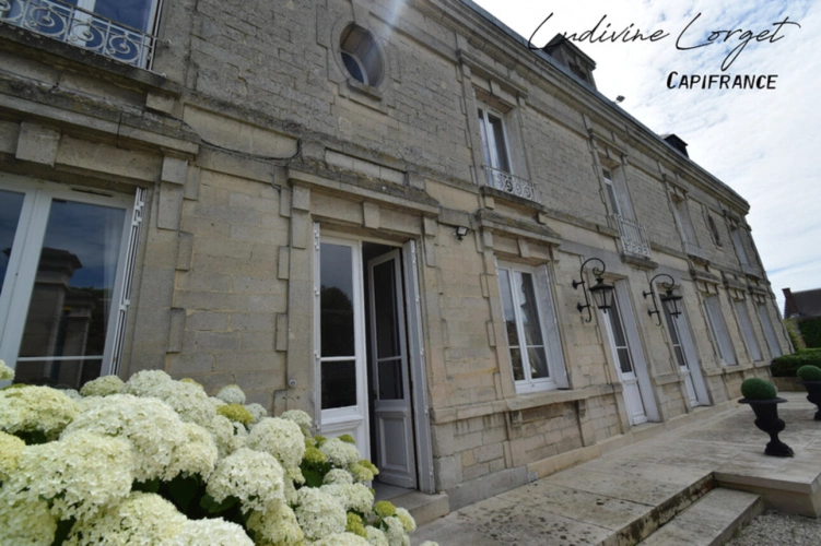 Photos 1 - Prestige - Maison de Maître en pierre de taille proche Soissons –421m2 habitables -Vivable de plain-pied–6 chambres-3 salles de bains–2 salles d’eau–Dortoir–Salle de jeux–Piscine-Dépendance- Parc clos 3680m2