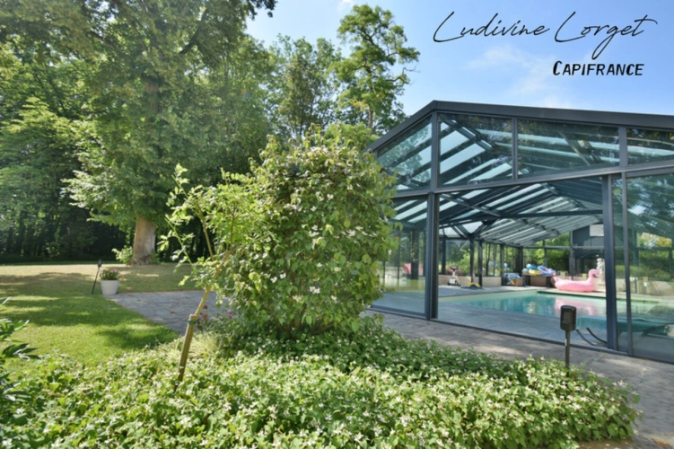 Photos 3 - Prestige - Château à vendre proche de Soissons – 720 m² avec 5 chambres -Maison indépendante de 85 m², piscine couverte, grand garage et parc de 2,57 hectares