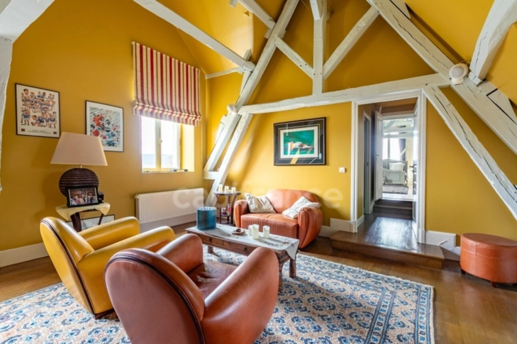 Photos 18 - Prestige - Château à vendre proche de Soissons – 720 m² avec 5 chambres -Maison indépendante de 85 m², piscine couverte, grand garage et parc de 2,57 hectares
