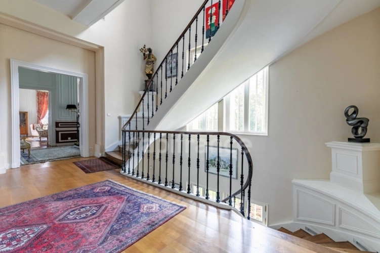 Photos 24 - Prestige - Château à vendre proche de Soissons – 720 m² avec 5 chambres -Maison indépendante de 85 m², piscine couverte, grand garage et parc de 2,57 hectares