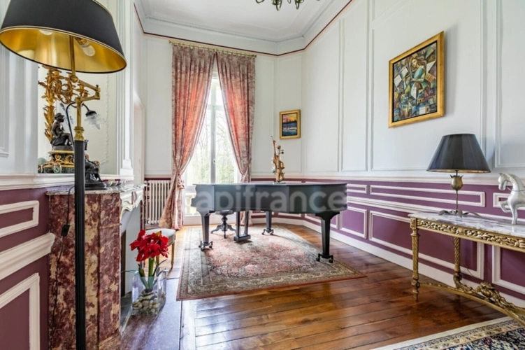 Photos 27 - Prestige - Château à vendre proche de Soissons – 720 m² avec 5 chambres -Maison indépendante de 85 m², piscine couverte, grand garage et parc de 2,57 hectares