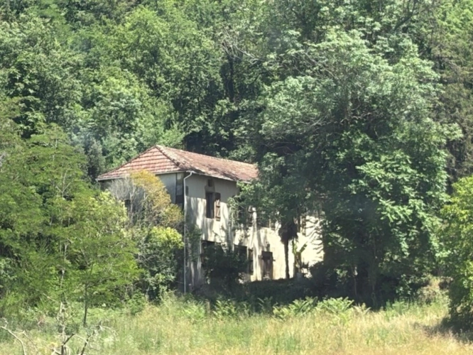 Photos 1 - Prestige - MARCIAC(32): cachée, au bout d'un chemin privé, PROPRIETE sur 2ha, anciens Bains avec sa source encore présente, dépendance, authenticité assurée !