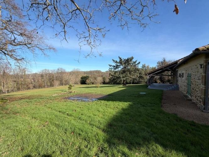 Photos 32 - Prestige - MARCIAC(32): cachée, au bout d'un chemin privé, PROPRIETE sur 2ha, anciens Bains avec sa source encore présente, dépendance, authenticité assurée !