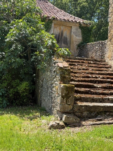 Photos 12 - Prestige - Gers(32), TRES BEAU CHATEAU DE FAMILLE 45HA avec dependances, un peu caché, en position dominante, une belle histoire