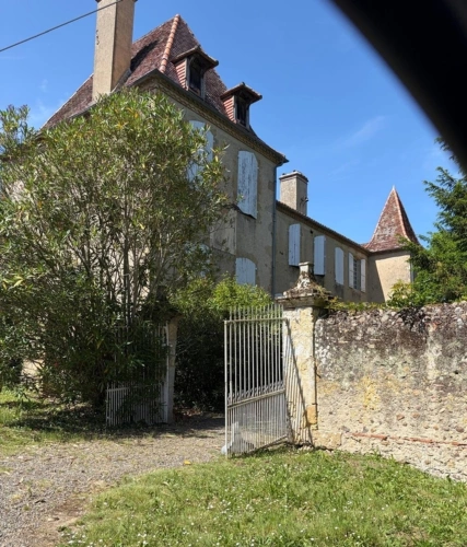 Photos 15 - Prestige - Gers(32), TRES BEAU CHATEAU DE FAMILLE 45HA avec dependances, un peu caché, en position dominante, une belle histoire