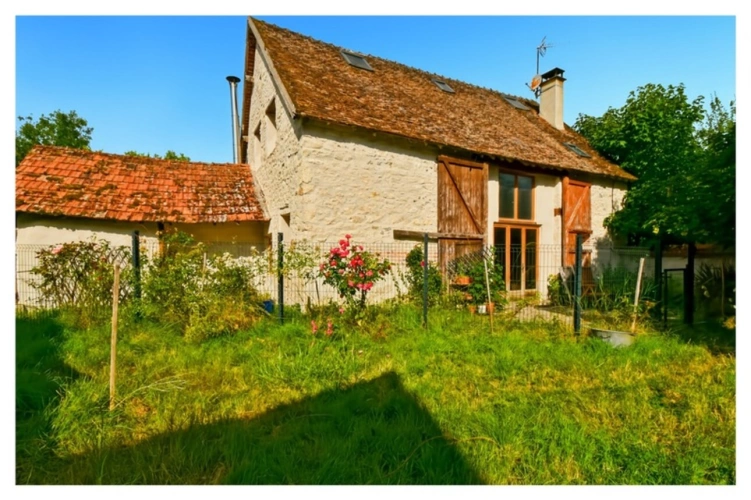 Photos 3 - Equestrian - Property for sale in Touchay: 2 houses with 4.5 hectares TOUCHAY (18)