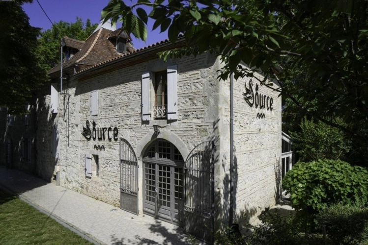 Photos 36 - Prestige - Propriete à vendre 14 pièces SAINTE LIVRADE SUR LOT (47)Sainte-Livrade-sur-Lot – Propriété de caractère à projets multiples en bord de rivière avec accès privatif au Lot