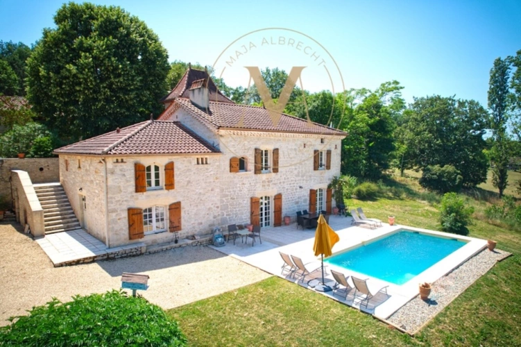 Photos 1 - Touristique - Maison de caractère avec vue dominante, piscine et gîte indépendant  (47)