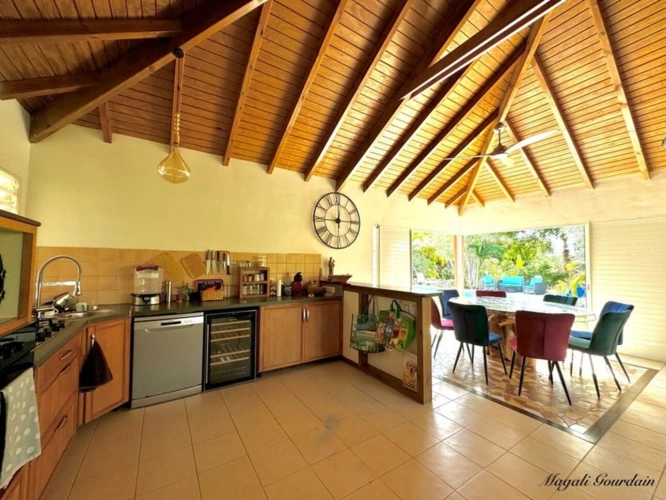 Photos 2 - Prestige - SAINT-FRANÇOIS – À 100 MÈTRES DE LA MER, ENSEMBLE IMMOBILIER DE 3 VILLAS INDÉPENDANTES