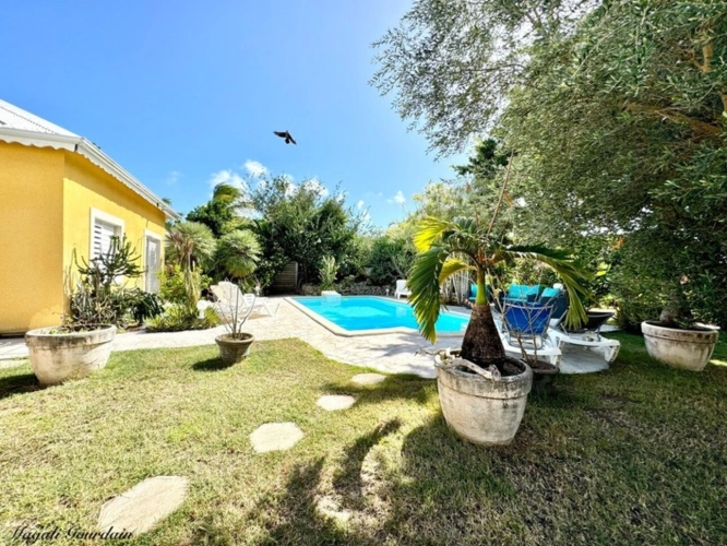Photos 3 - Prestige - SAINT-FRANÇOIS – À 100 MÈTRES DE LA MER, ENSEMBLE IMMOBILIER DE 3 VILLAS INDÉPENDANTES