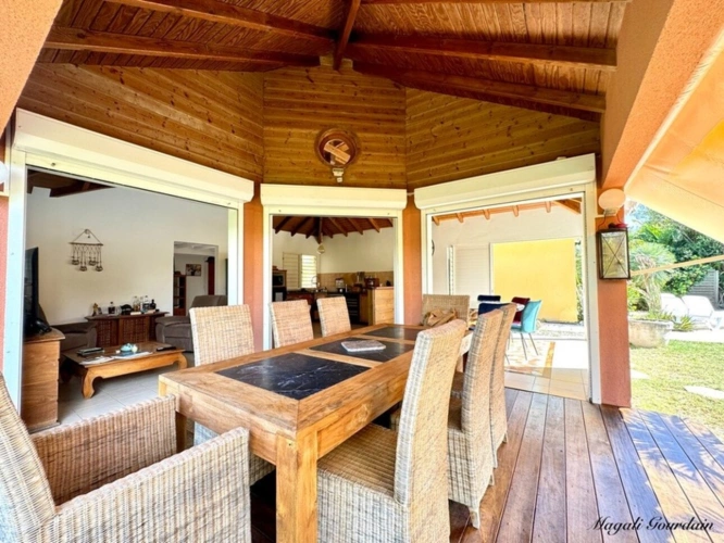 Photos 4 - Prestige - SAINT-FRANÇOIS – À 100 MÈTRES DE LA MER, ENSEMBLE IMMOBILIER DE 3 VILLAS INDÉPENDANTES