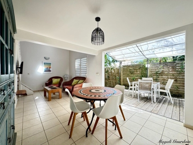 Photos 10 - Prestige - SAINT-FRANÇOIS – À 100 MÈTRES DE LA MER, ENSEMBLE IMMOBILIER DE 3 VILLAS INDÉPENDANTES