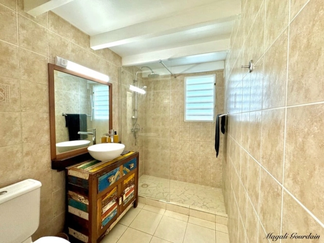 Photos 13 - Prestige - SAINT-FRANÇOIS – À 100 MÈTRES DE LA MER, ENSEMBLE IMMOBILIER DE 3 VILLAS INDÉPENDANTES