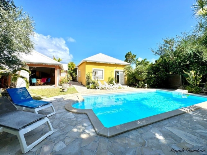Photos 16 - Prestige - SAINT-FRANÇOIS – À 100 MÈTRES DE LA MER, ENSEMBLE IMMOBILIER DE 3 VILLAS INDÉPENDANTES