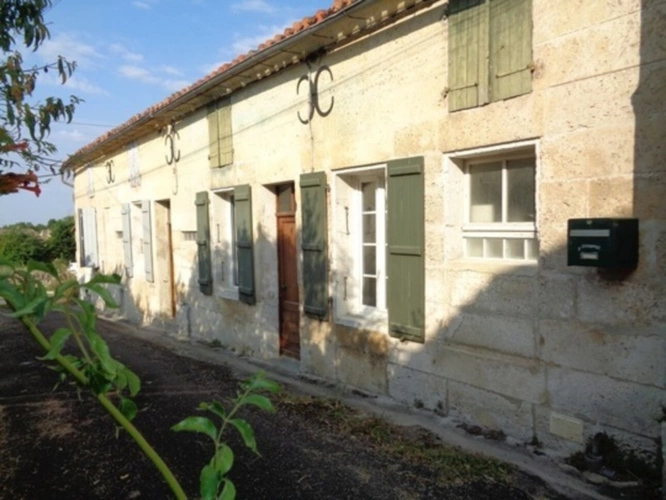 Photos 3 - Rurale - 15 mn Angoulême Gare, ancien Corps de Ferme à réhabiliter au sud le l'agglomération