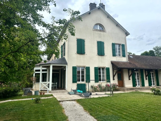Photos 1 - Prestige - ELEGANTE PROPRIETE AVEC PISCINE, GÎTE INDÉPENDANT ET ESPACE PROFESSIONNEL – POUILLY-EN-AUXOIS CENTRE