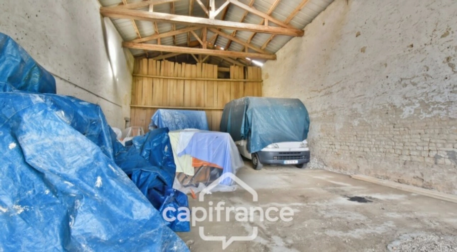 Photos 2 - Rurale - Ensemble Immobilier à vendre NUAILLE D'AUNIS (17) à vendre NUAILLE D'AUNIS, ensemble immobilier d'une surface de 591,64 m2, le tout sur une parcelle cadastrée de 4710 m2
