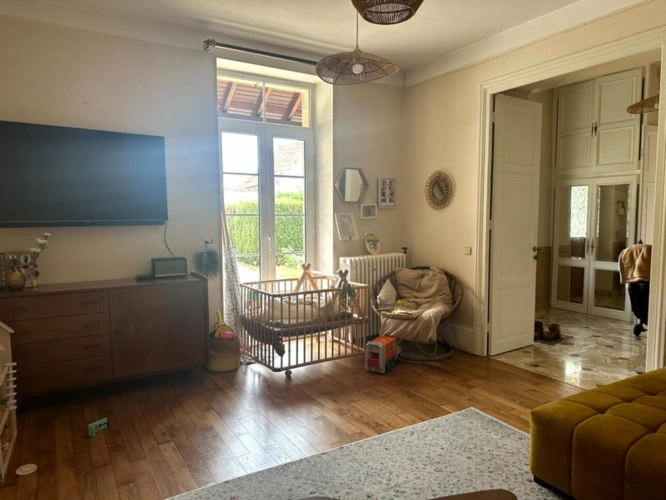 Photos 7 - Touristique - ELEGANTE PROPRIETE AVEC PISCINE, GÎTE INDÉPENDANT ET ESPACE PROFESSIONNEL – POUILLY-EN-AUXOIS CENTRE