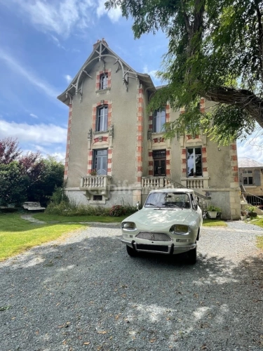 Photos 3 - Rurale - Maison de caractère – 5 à 7 chambres – 5000 m² avec piscine – à 5 min des commerces