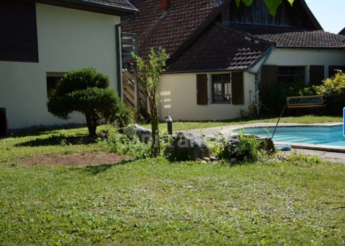 Photos 2 - Prestige - SPECIAL INVESTISSEURS : propriété à vendre 16 pièces centre ville de REININGUE (68)