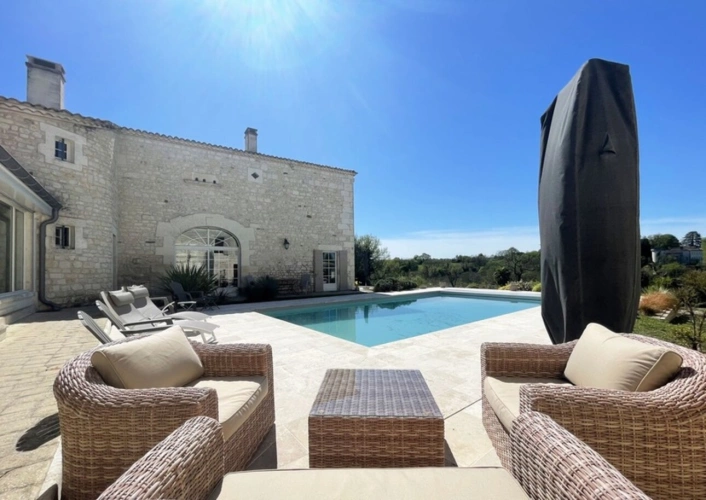 Photos 1 - Prestige - Propriete à vendre 10 pièces proche de ANGOULEME (16)