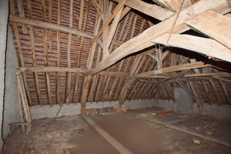 Photos 11 - Prestige - Propriété de 98 m2 à rénover  avec 3401 m2 de terrain à  COUCHES (71)