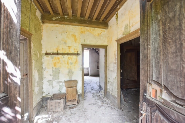 Photos 12 - Prestige - Propriété de 98 m2 à rénover  avec 3401 m2 de terrain à  COUCHES (71)