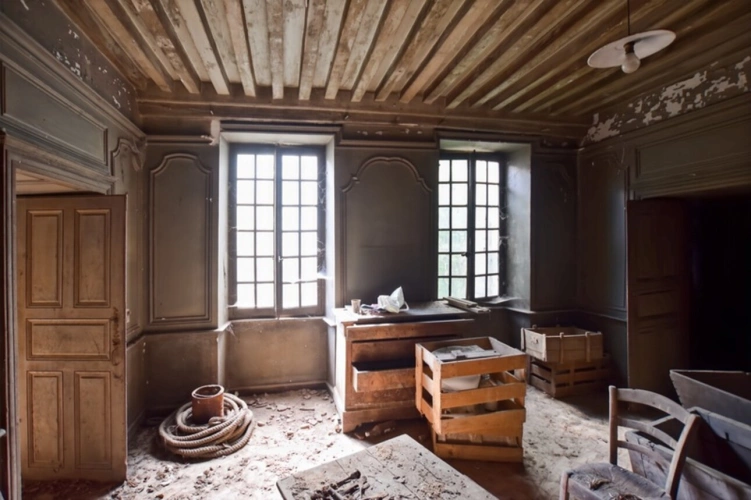 Photos 14 - Prestige - Propriété de 98 m2 à rénover  avec 3401 m2 de terrain à  COUCHES (71)