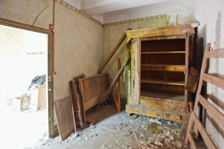 Photos 19 - Prestige - Propriété de 98 m2 à rénover  avec 3401 m2 de terrain à  COUCHES (71)
